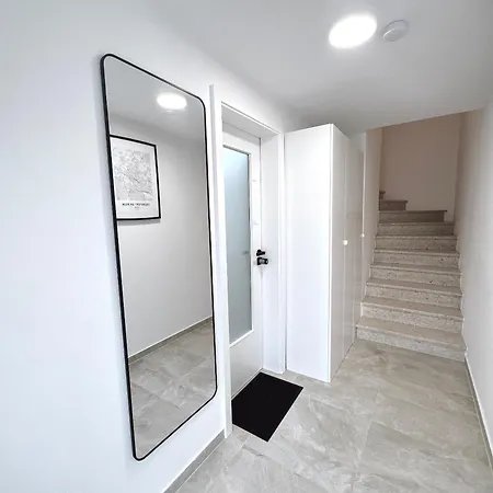 Zweizimmerwohnung In Wenigen Minuten In Frankfurt * Eschborn