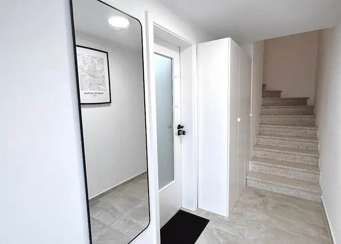 Zweizimmerwohnung In Wenigen Minuten In Frankfurt * Eschborn