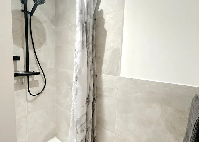 Apartment Zweizimmerwohnung In Wenigen Minuten In Frankfurt