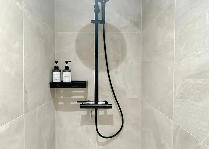 Zweizimmerwohnung In Wenigen Minuten In Frankfurt * Eschborn